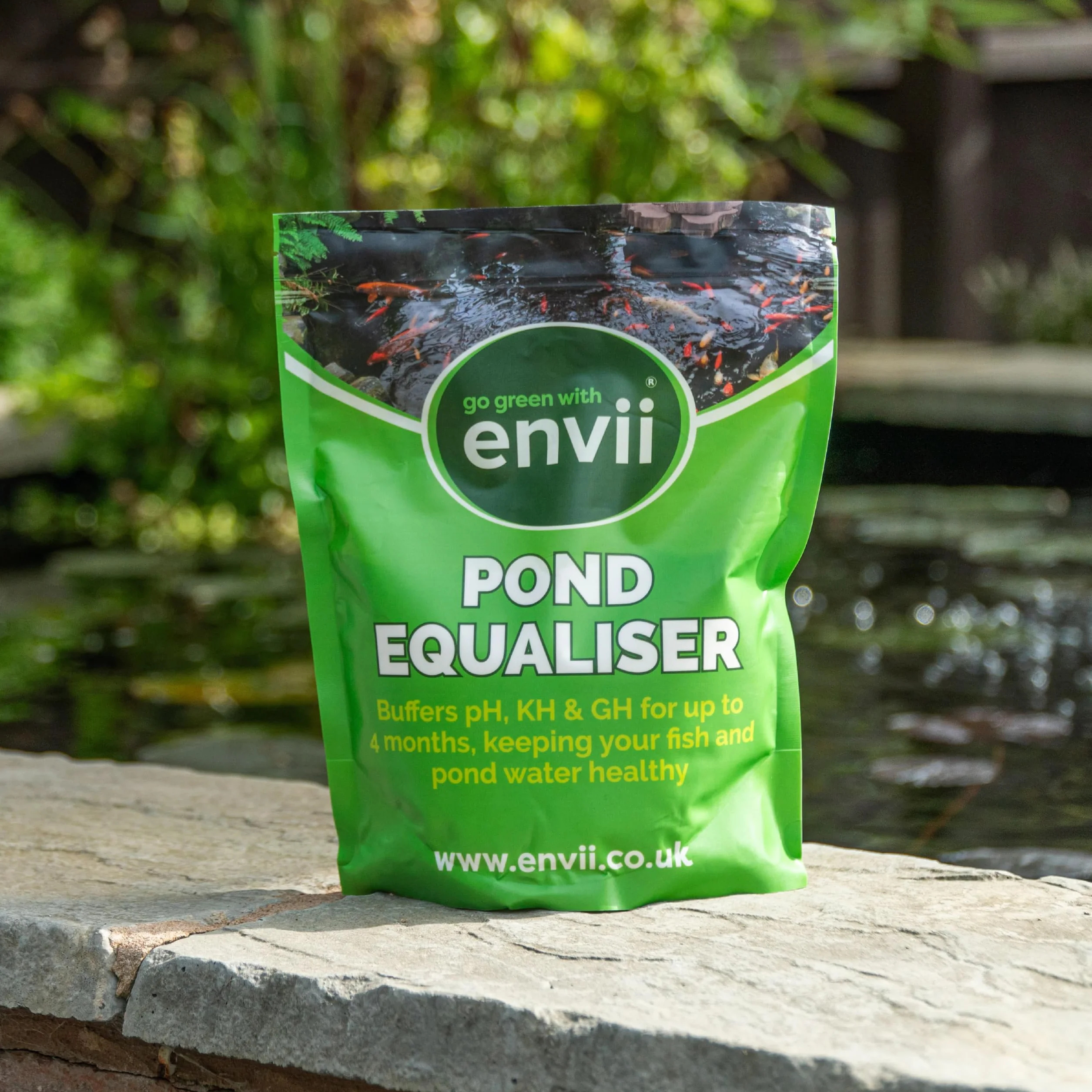 envii Pond Equaliser - Optimiza el KH de y PH en el Jardín Estanque, Evitando Suave Agua de Estanque - Trata 2500 litros