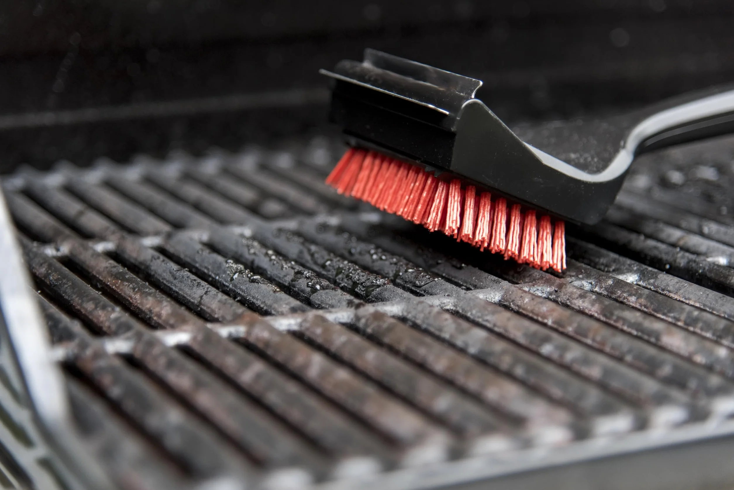 Char-Broil 140 533 Cepillo de Limpieza y Rascador de Barbacoa 2 en 1 | Cool-Clean