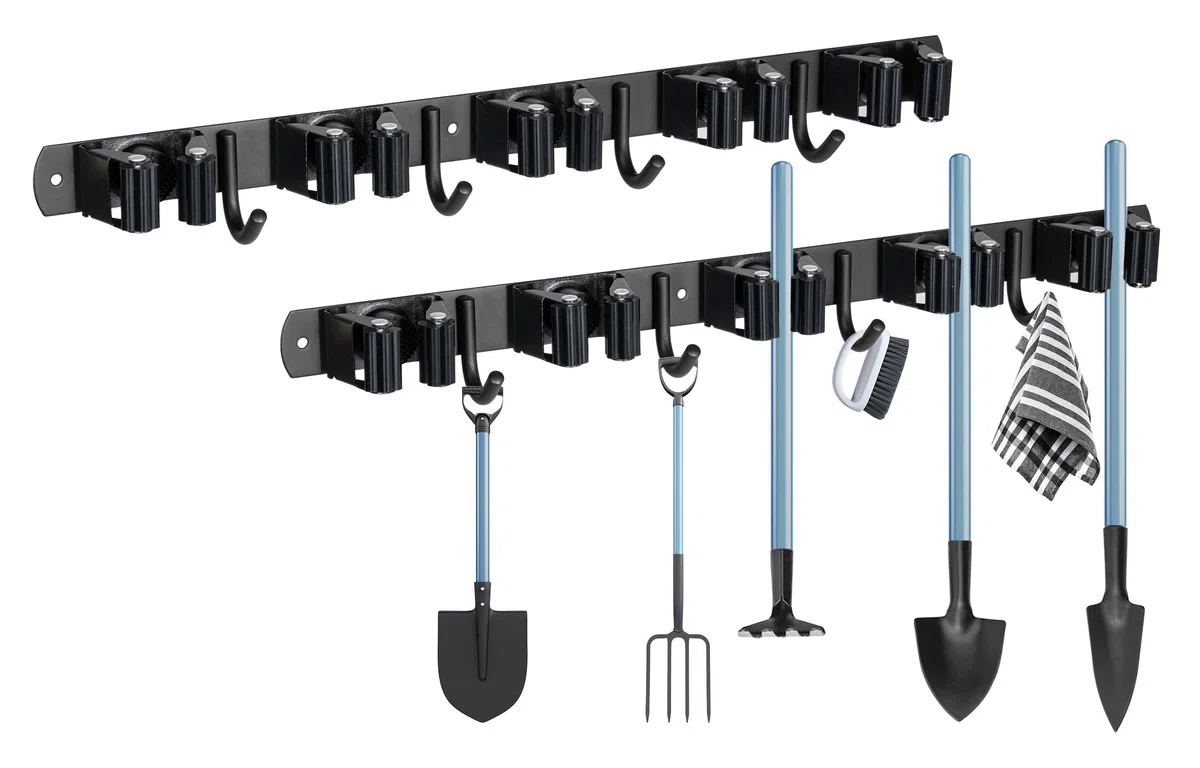 Colgador Escobas y Fregonas 2 Piezas, Soporte Escobas Pared Acero Inoxidable con Ganchos, Autoadhesivo o Perforado (Tornillos Incluidos) para Cocina, Baño, Garaje y Jardín, Color Negro