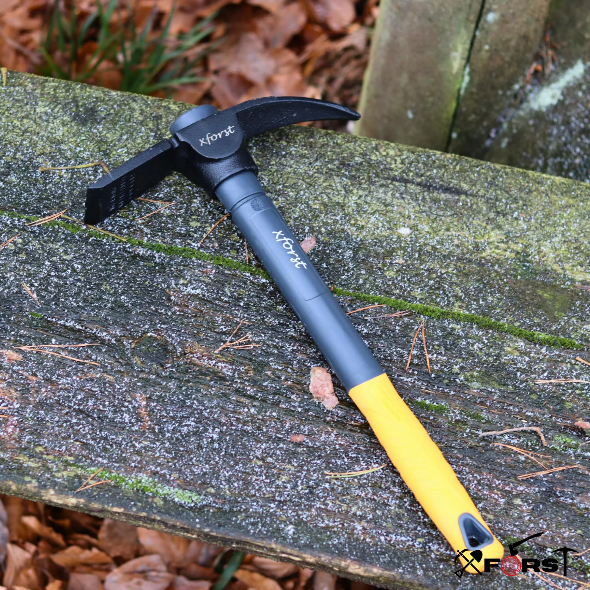 Xforst X-PF6 Alcotana Mini Piqueta – Azuela Pequeña con Mango de Fibra de Vidrio y Cabezal de Acero – Azada de Jardín con Pico para Plantas, Macizos y Camping, 40 cm