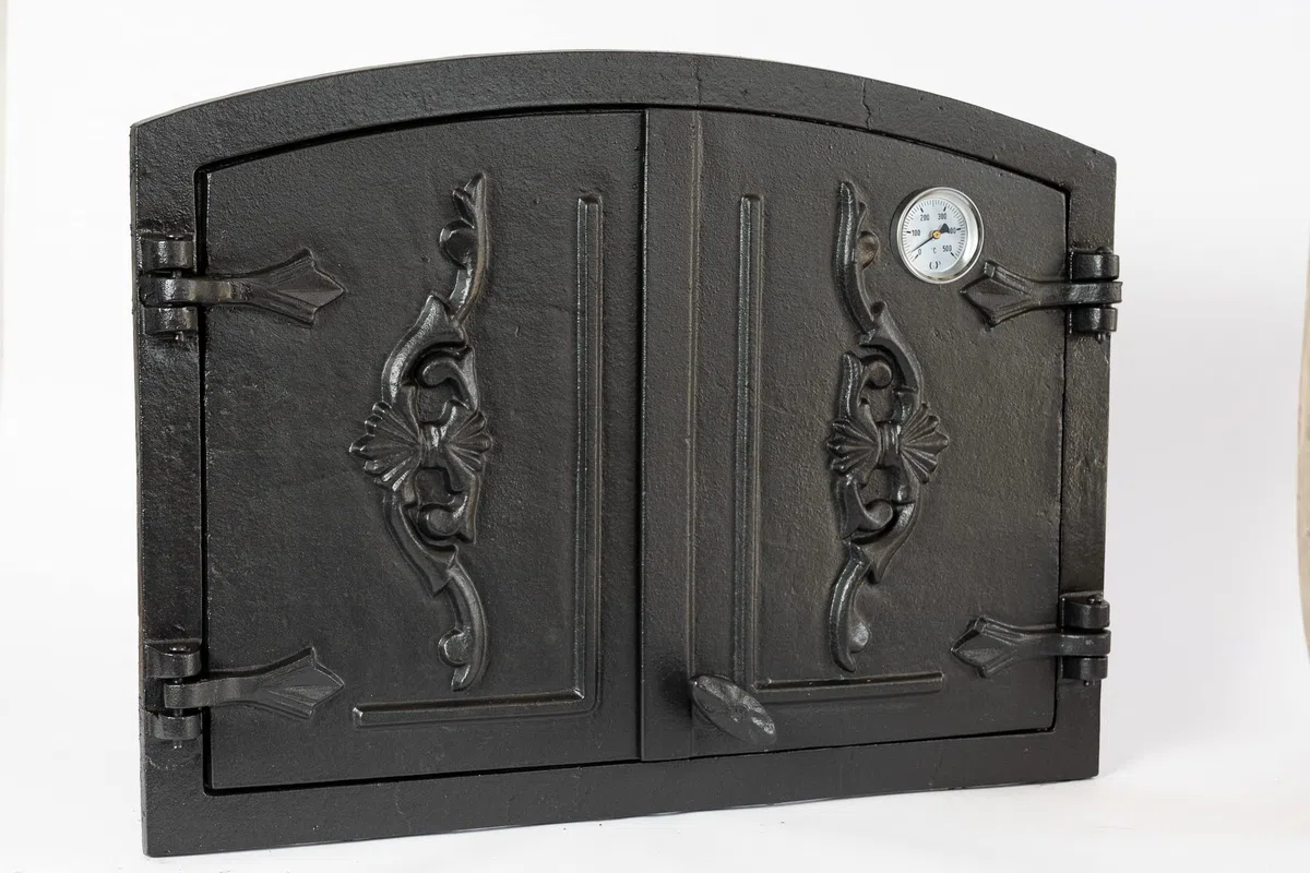 Sezam, Puerta de horno de hierro fundido, puerta de horno de doble puerta con termómetro de 500 C, 55,5 x 41 cm, horno de pan, cocina de jardín y cámara de ahumado, color negro
