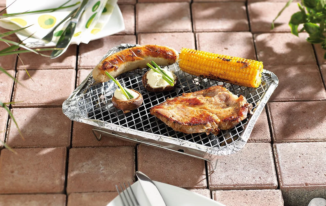 Infactory – Barbacoa individual desechable paquete de 2 unidades, carbón y encendedor