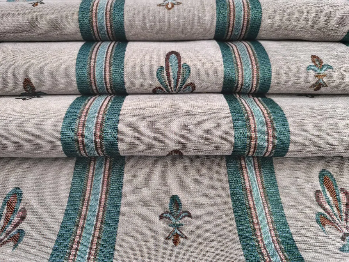 Mercatienda Cortina de Calle alpujarreña 140x260 cm con Trabillas – Tejido Jacquard Flor de LYS a Rayas Verde– Estilo rústico Tradicional – Hecha en España