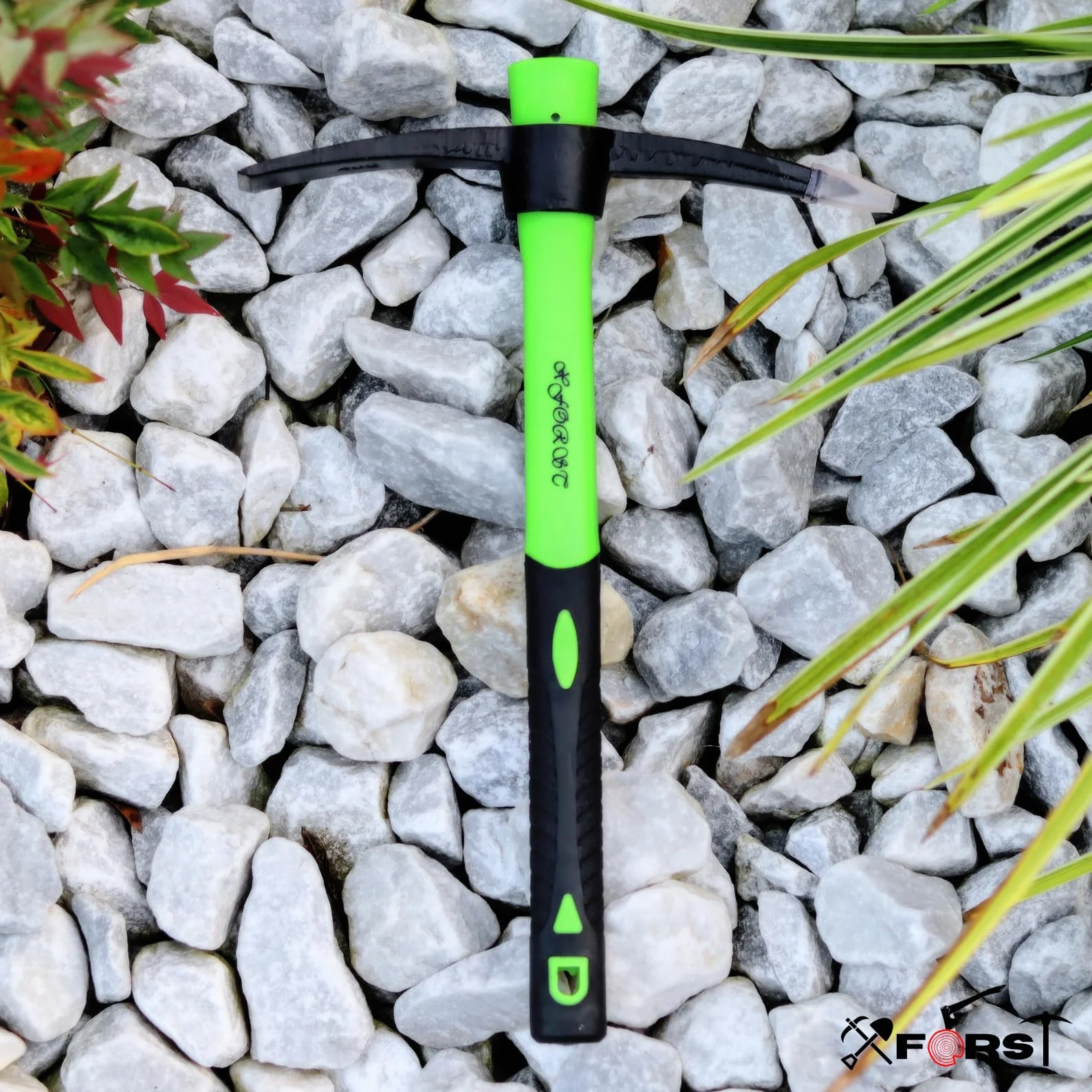 Alcotana Xforst X-PF400 con Mango de Fibra de Vidrio y Cabezal de Acero Forjado. Ideal para jardinería, albanileria, construccion, Campo y Jardin