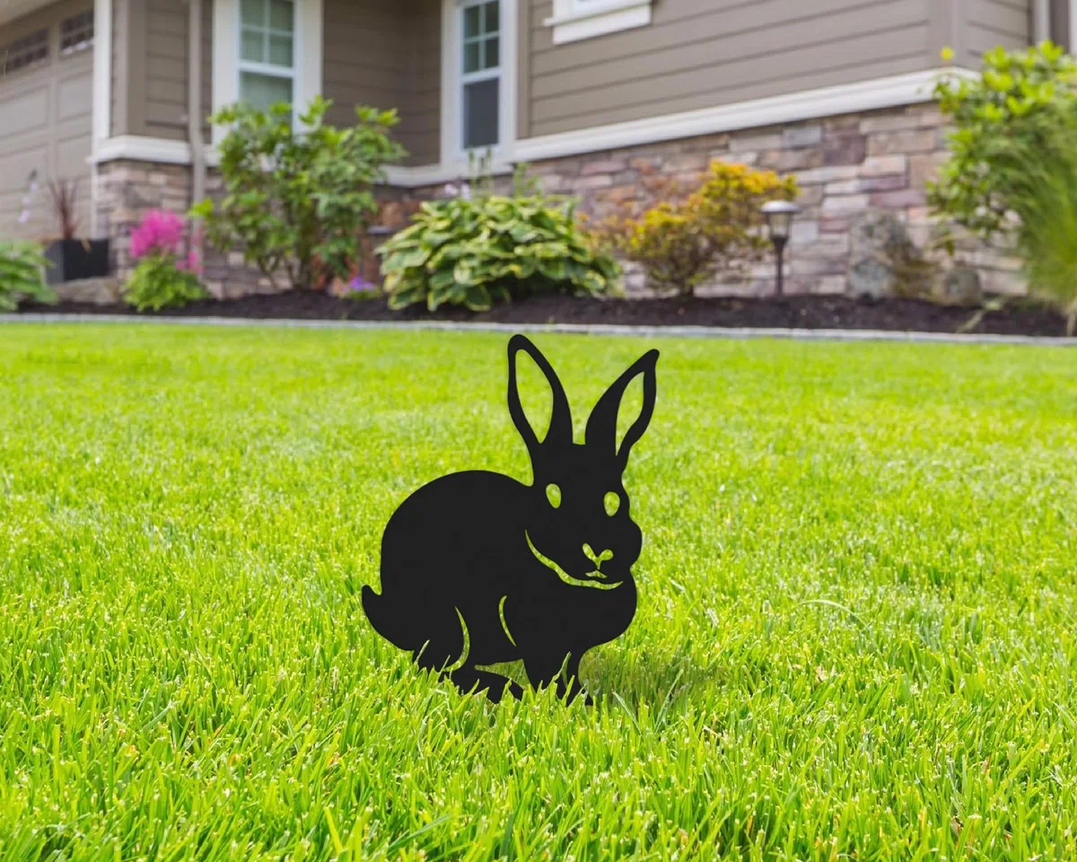 Decoracion Jardin Exterior Conejo de Metal (23x30 cm) - Figuras Jardin - Estacas Decorativas para Jardin - Animales Decorativos de Exterior para Clavar en la Tierra