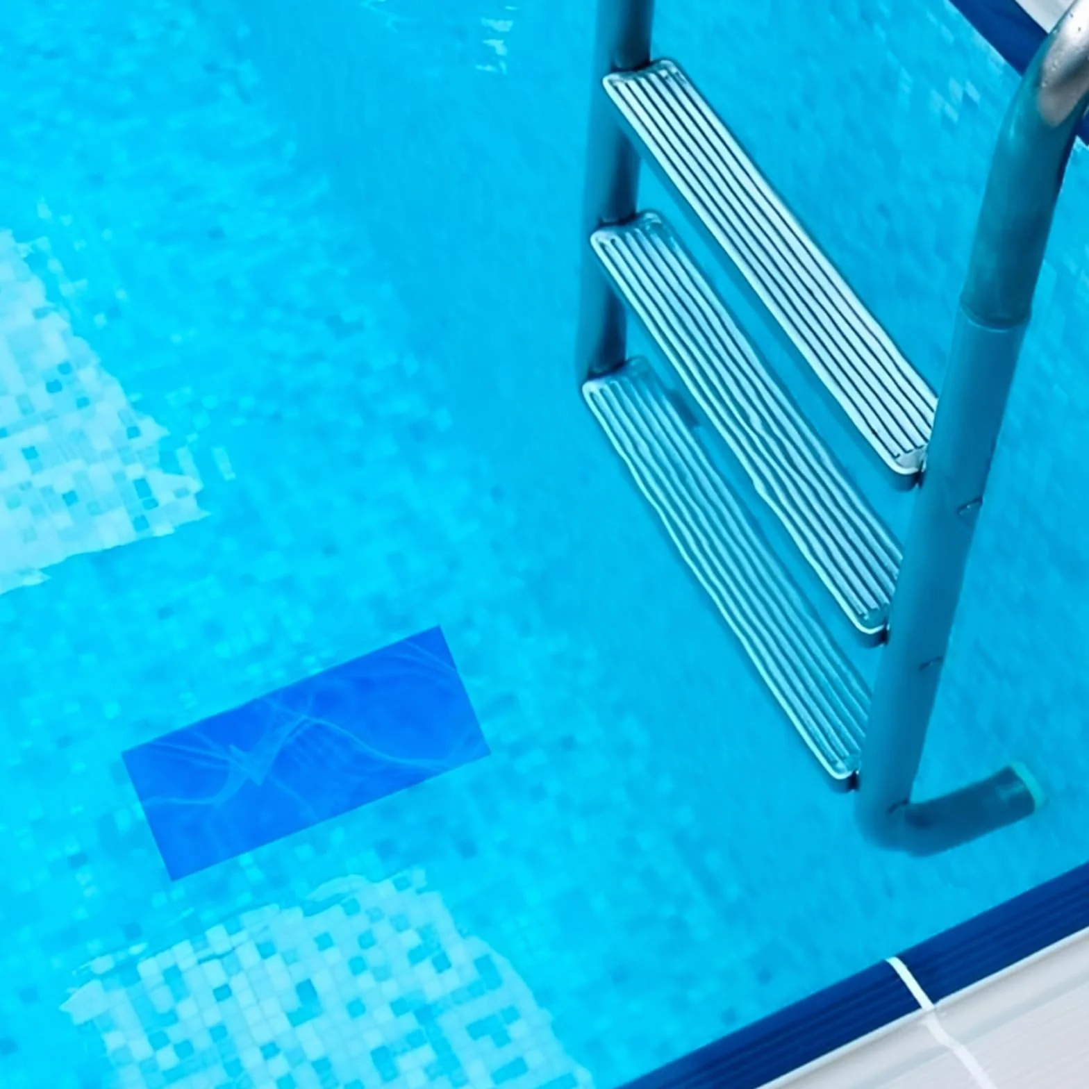 Parches Piscina Autoadhesivos Reparación Grande 4FT x 2.8FT PVC Pool Liner Repair Patch Impermeables Parche de Reparacion para Bajo el Agua Botes Inflables Camas de Agua Carpas