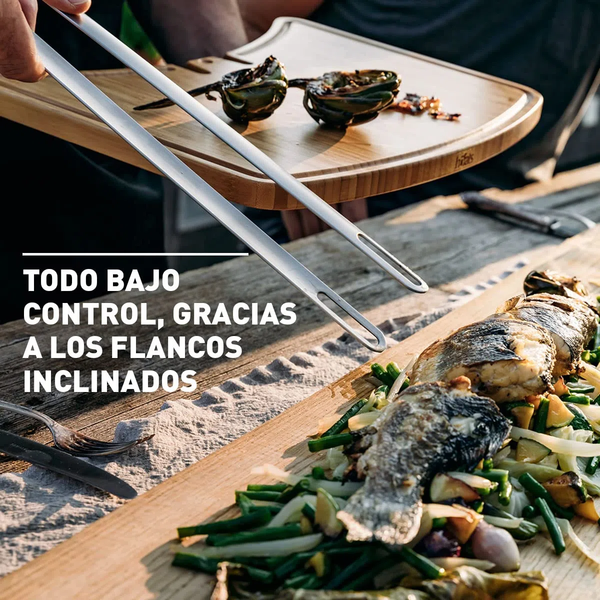 höfats - Pinzas de barbacoa de acero inoxidable 100% - con función de elevador de parrilla y rotura para colgar - Pinzas para carne muy estables, pinzas de cocina para barbacoa y cocina - Apto para