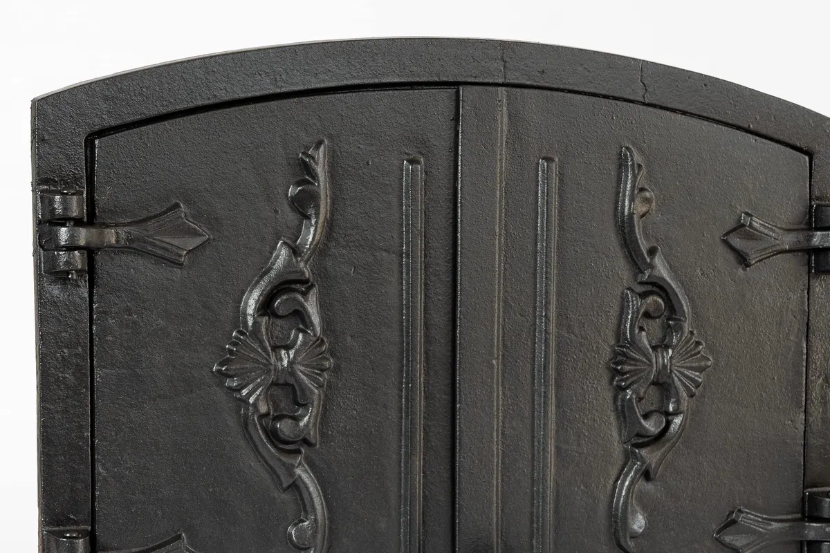 Sezam, Puerta de horno de hierro fundido, puerta de horno de doble puerta con termómetro de 500 C, 55,5 x 41 cm, horno de pan, cocina de jardín y cámara de ahumado, color negro