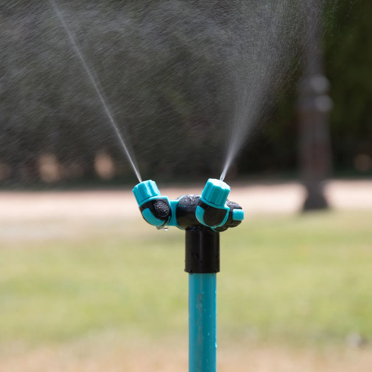 Cofan Torre de Nebulización de 79 cm de Altura | Con 2 Boquillas Ajustables | Ideal para Patios, Jardines y exteriores