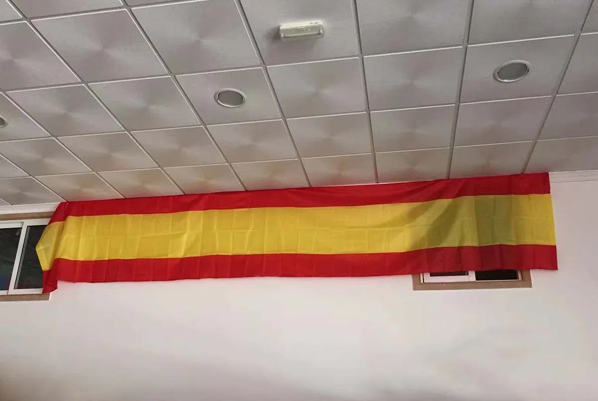 Durabol Bandera de España Sin Escudo 500 cm x 85 cm Spain Banderas Larga valla de tela