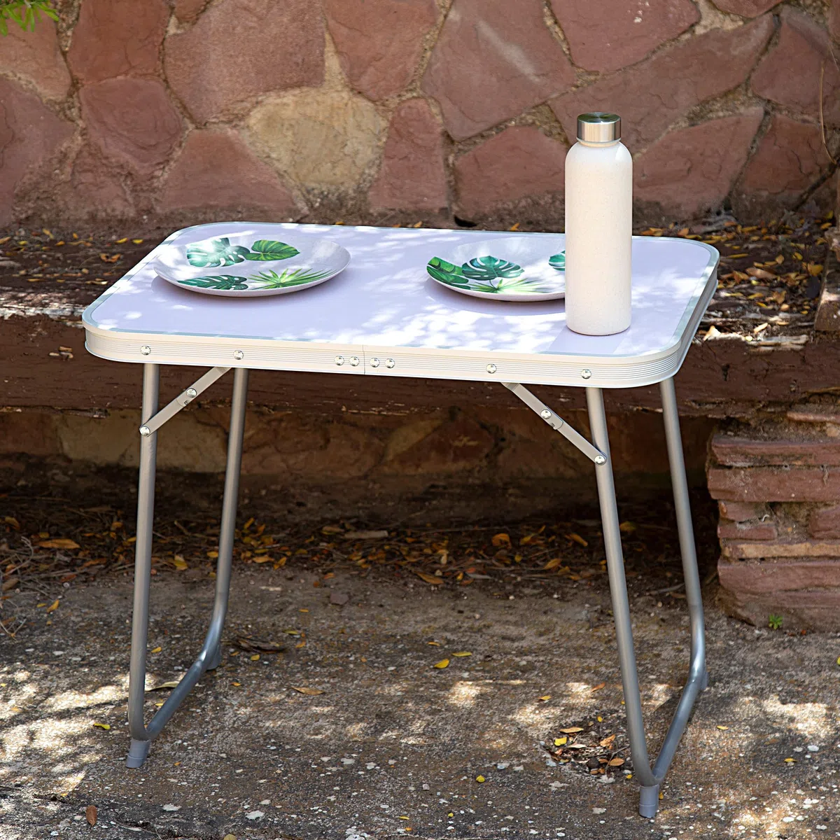 AKTIVE Mesa camping plegable, Mesa ligera, patas plegables, medidas 60x40x50 cm, madera MDF, estructura de acero, color malva, asa de transporte (52870)