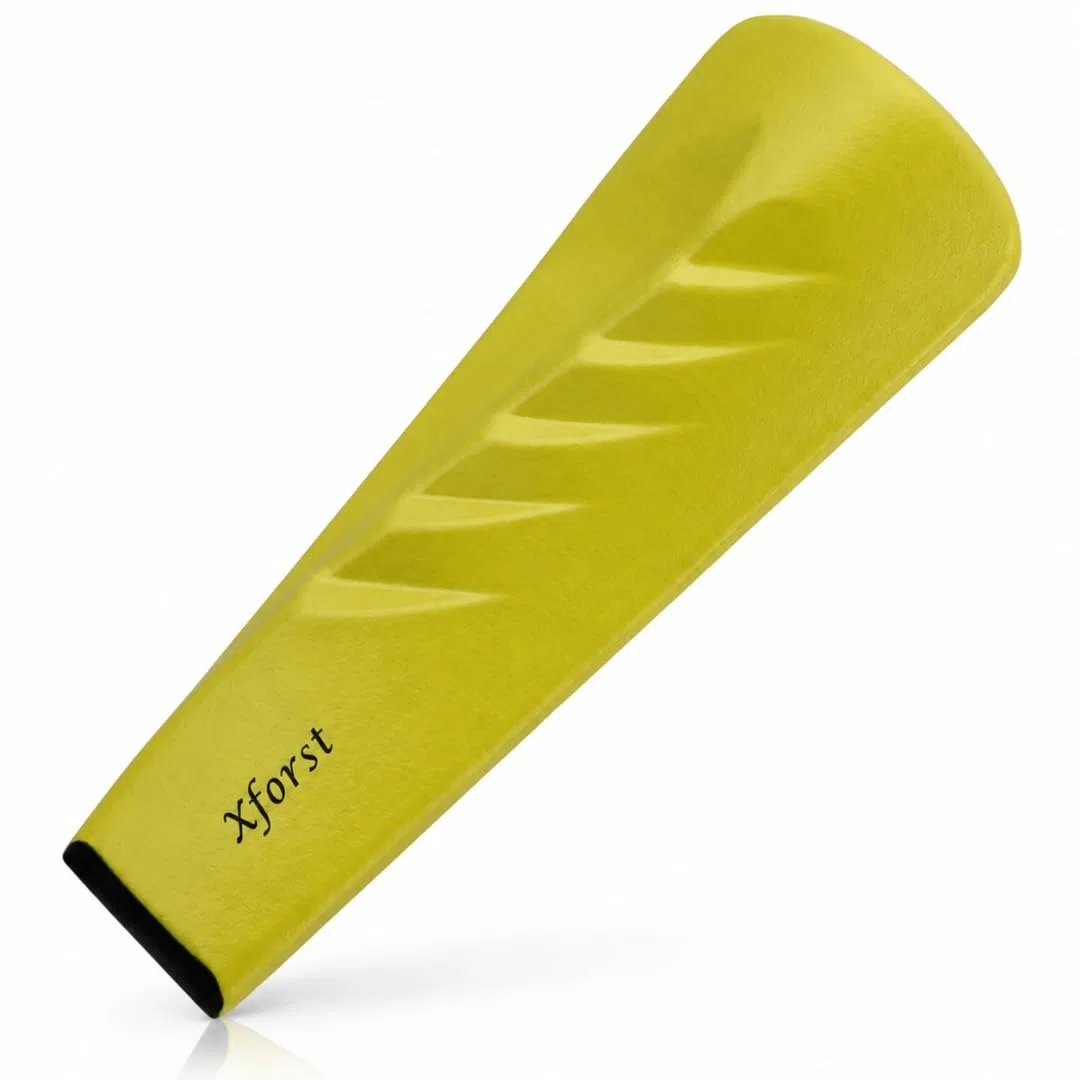 Xforst Cuña para Partir Leña Giratoria 2,25 kg – Acero Forjado Macizo Helicoidal para Troncos y Madera Dura – Partidor y Astilladora de Leña Manual con Funda, Amarillo Señal SK5G | Filo afilado y agarre firme, Diseño helicoidal giratorio, Acero forjado ma