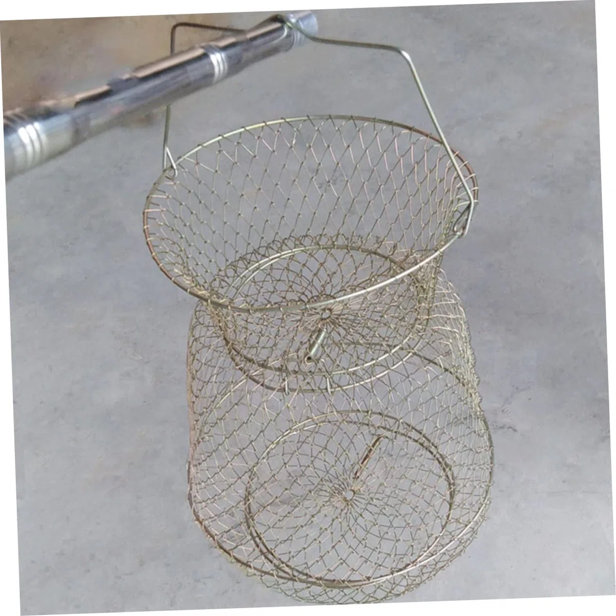 Jaula Protectora para Pesca de Malla Galvanizada, Cesta Metálica de 25 Cm, Red Resistente y Duradera, Equipo para Pesca al Aire Libre, Captura y Conservación de Peces