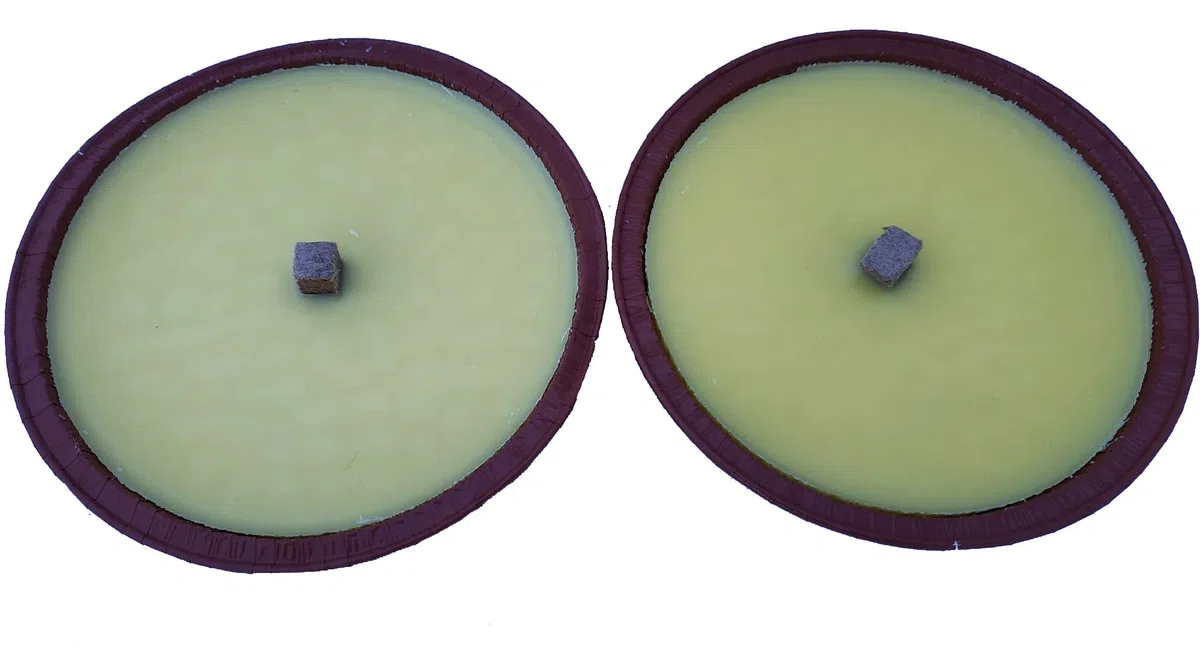 Vela Citronela Antimosquitos ø 16,5 cm (6,5") en Plato Terracota + Recambio - Maceta Barro Cocido Natural - Velas Antimosquitos Grandes 200 g - Duración 10 Horas
